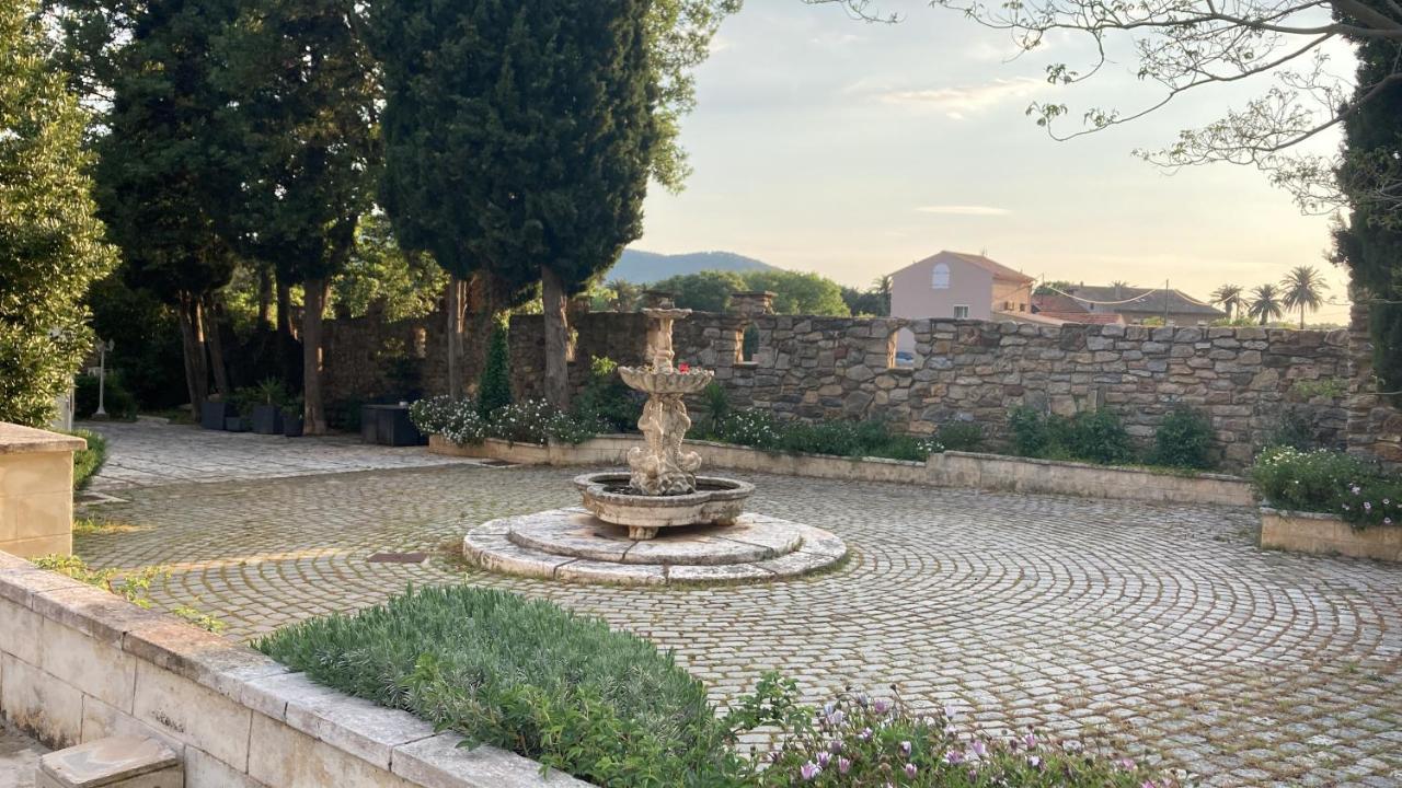 Gite Encore Un Soir Hyères Eksteriør bilde